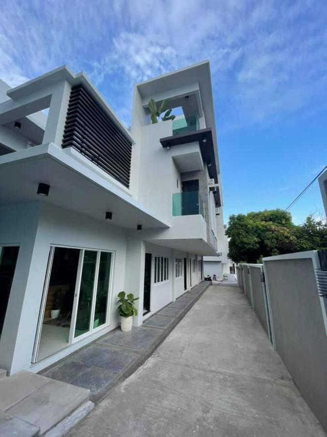 J Spazio Apartelle And Cafe Baranghauon Exterior foto